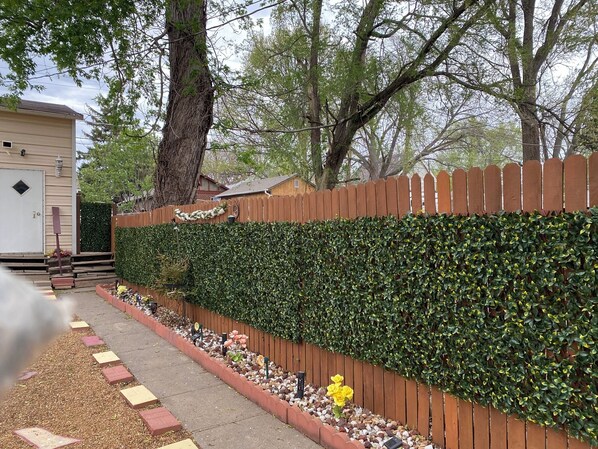 المنطقة المحيطة بالمنشأة