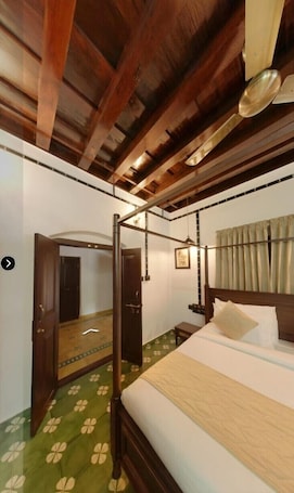 Classic Double Room | Individually furnished, blackout drapes, iron/ironing board, free WiFi