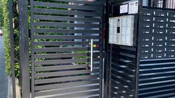 Enceinte de lâhĂ©bergement