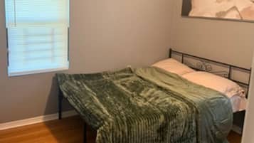 3 bedrooms, WiFi, bed sheets