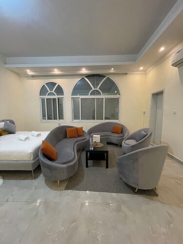 Charming Studio apartment 5 min to ADNEC