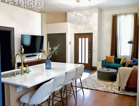 Interior. The Emerald Loft - Spa Shower Suite + King Bed Near Downtown, Steps from Bakery