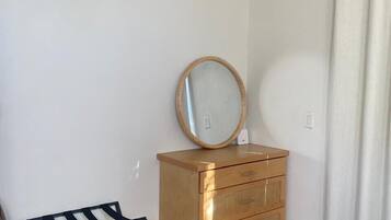 Deluxe Cabin, Patio, Garden View | Free WiFi