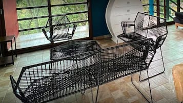 Habitación doble familiar, vista al jardín | Wifi gratis