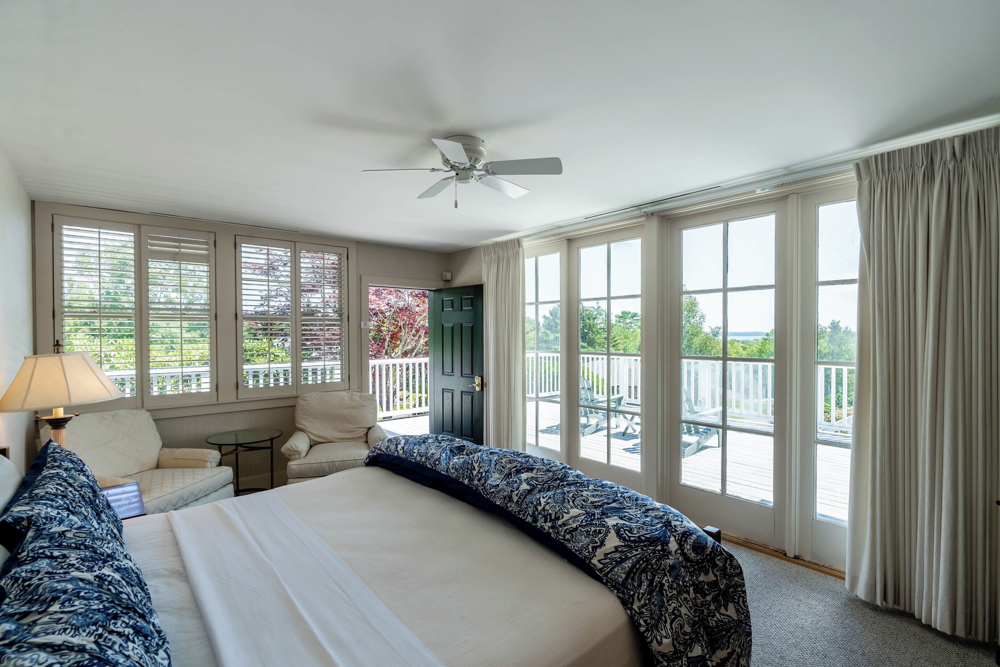 7 bedrooms, iron/ironing board, WiFi, bed sheets