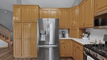 ميكروويف، فرن، موقد طهي مسطح، غسالة أطباق