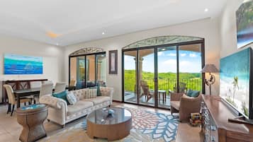 Télévision, baby-foot, table de tennis de table