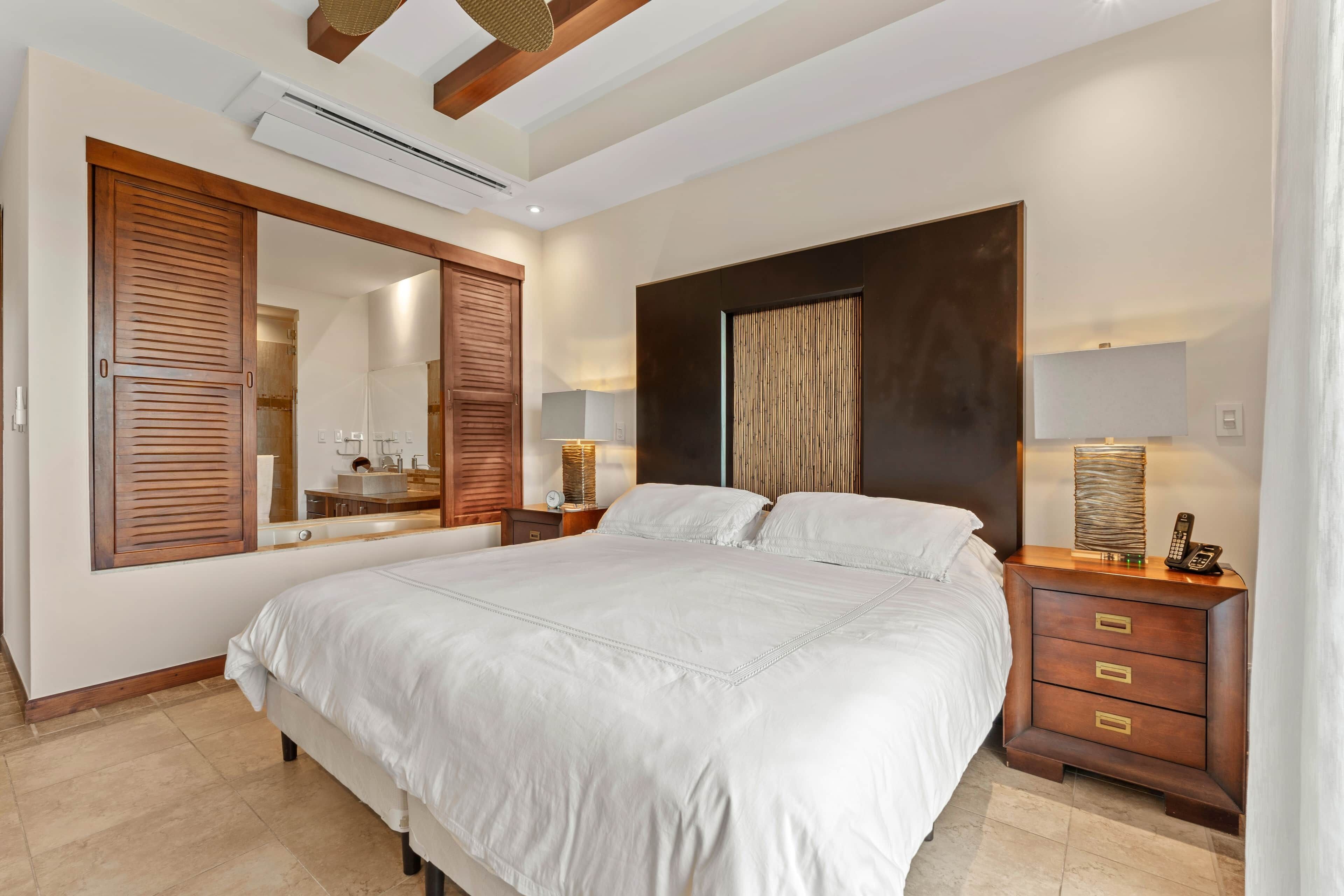 3 chambres, coffres-forts dans les chambres, Wi-Fi, draps fournis