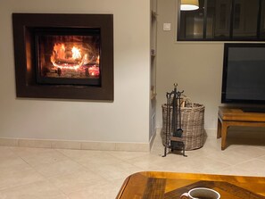 Interior - Country house on the edge of a wood (Villiers-le-Morhier)