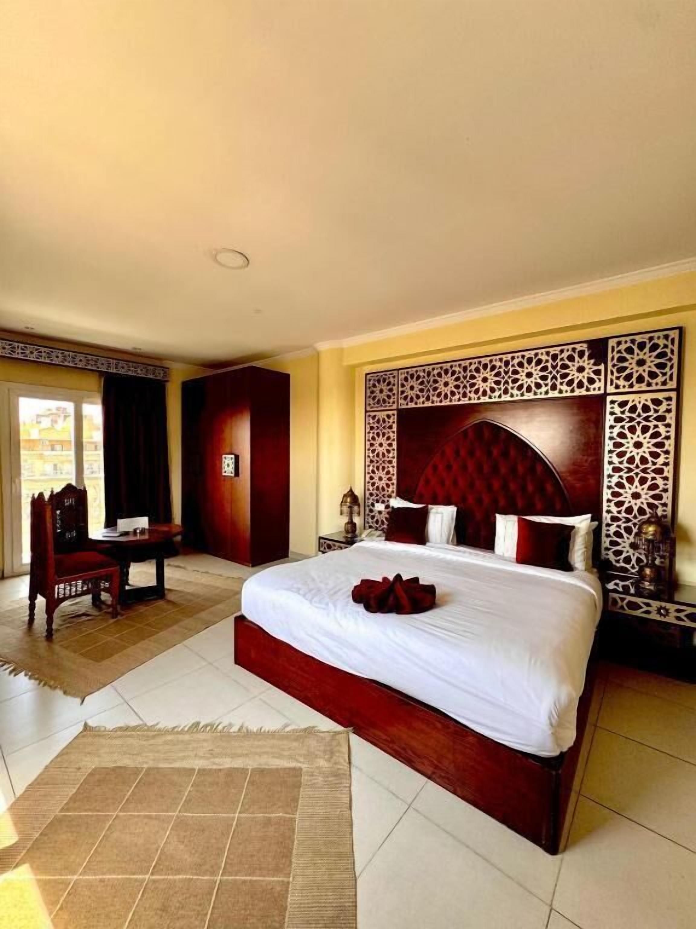 デラックス シングルルーム バルコニー シティビュー | 遮光カーテン、アイロン / アイロン台、WiFi (無料)