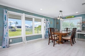 Dining - Perfect get away w/pool golf view & close by beach (Rotonda West)