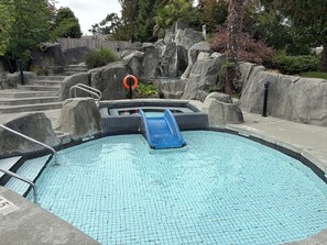 Indoor pool, outdoor pool - Ocean Front Nature Resort !  (Nanoose Bay)