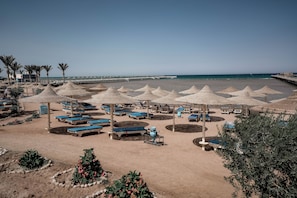8 piscines extérieures