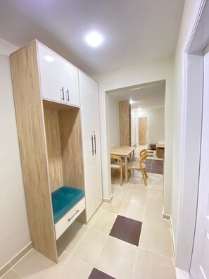 Studio, vue piscine | Espace de travail pour ordinateur portable, Wi-Fi gratuit