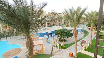 Studio with Pool View R-1521 | Individually decorated, individually furnished, desk, laptop workspace