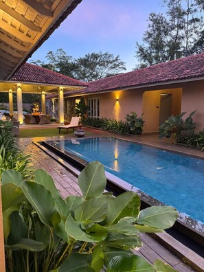 Kolam renang outdoor