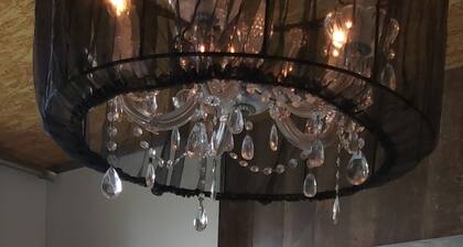 "Le tiny de Laly " 2025 at 12 min airport Charleroi .-wifi -garden-air conditioner.