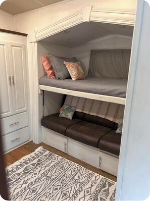 2 chambres, Wi-Fi gratuit, draps fournis