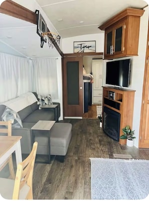 TV connectée, chaîne hi-fi
