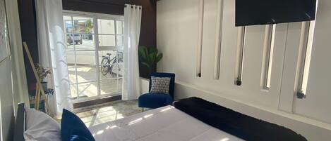 1 chambre, fer et planche à repasser, Wi-Fi, draps fournis