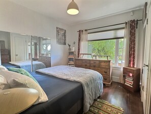 Căn hộ Tiêu chuẩn, sân hiên | Bàn ủi/dụng cụ ủi quần áo, truy cập Internet không dây miễn phí 