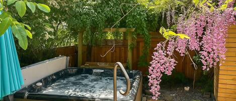 Bain à remous extérieur