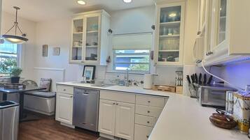 Standard Apartment, Patio | Private kitchen