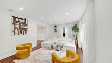 Luxury House, Garden View | Interior