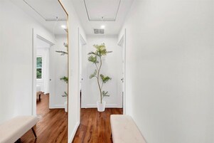 Luxury House, Garden View | Reception