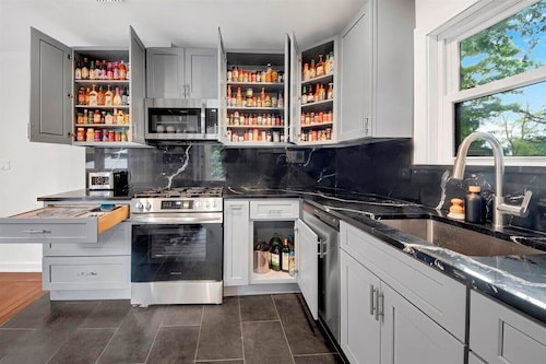 Modern Comfort in the Heart of NYC