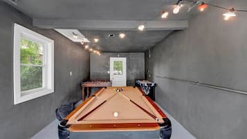 บ้านพักลักซ์ชัวรี่, วิวสวน | โต๊ะทำงาน, พื้นที่ทำงานแบบใช้แล็ปท็อป, เตารีด/โต๊ะรีดผ้า, Wi-Fi ฟรี