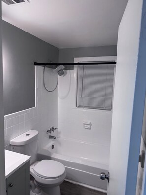 Bruser, håndklæder, Sæbe, Toiletpapir