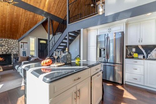 The Great Escape| Beach Access, Dogs Ok, Lake View