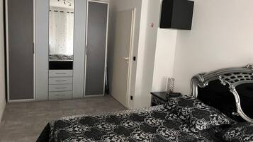 1 bedroom, iron/ironing board, free WiFi, bed sheets