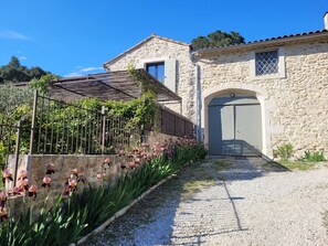 Exterior - Self-contained studio located in Mas Saint-Raphaël (Solérieux)