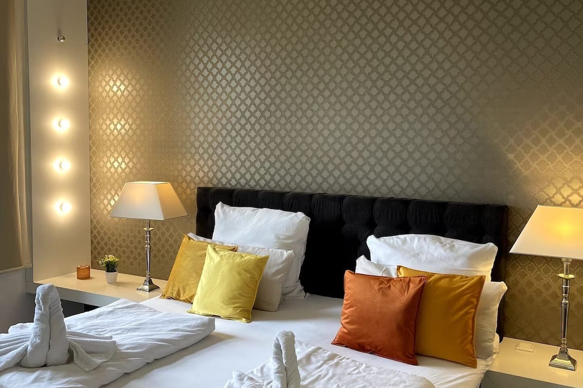 Phòng 3 Deluxe | Bàn, khu vực làm việc phù hợp cho laptop, bàn ủi/dụng cụ ủi quần áo