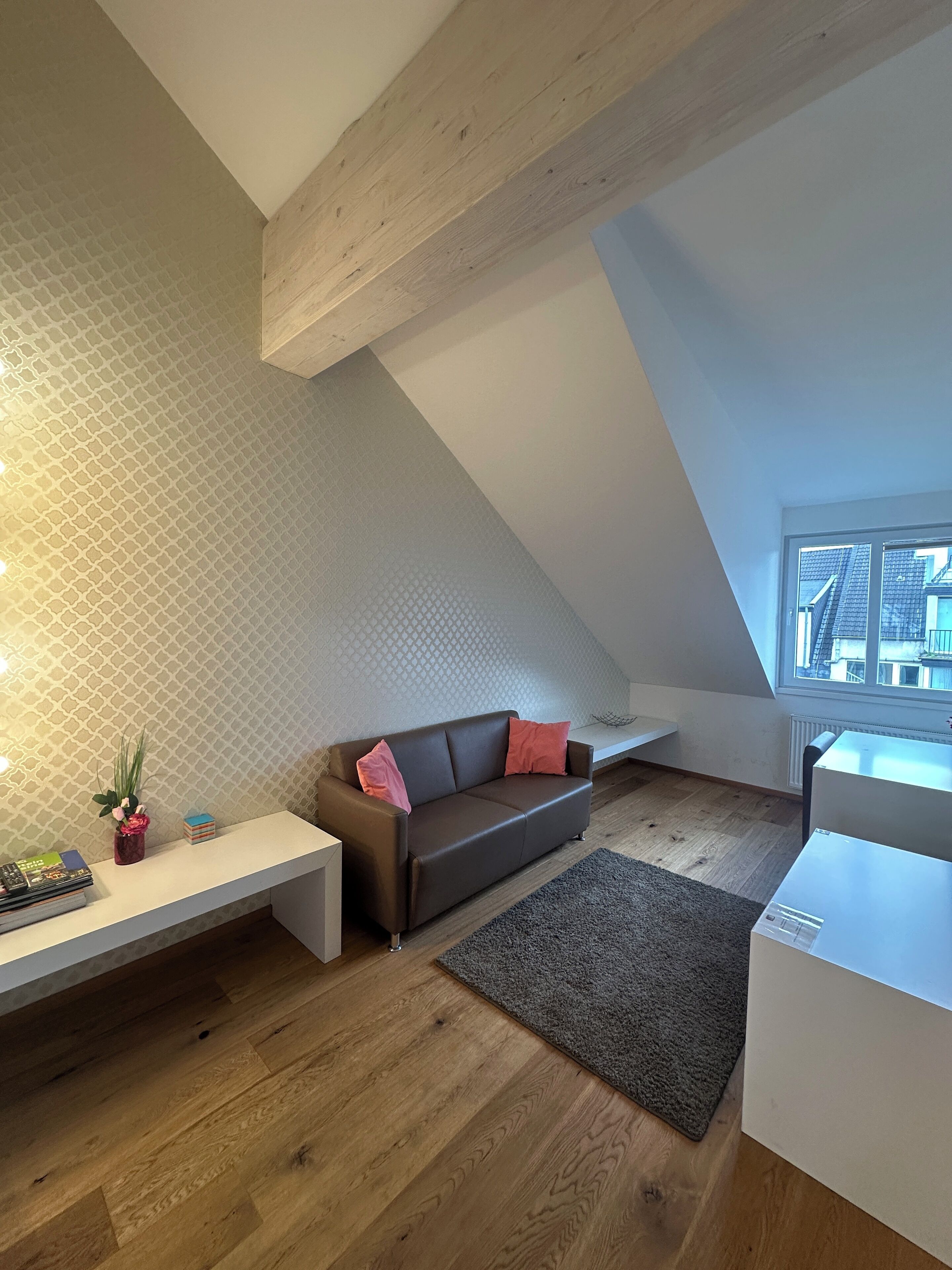 Kahden hengen exclusive-huone | Työpöytä, kannettavalle tietokoneelle sopiva työtila