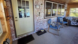 Interior - Nevin's Haven  - Rest, Relax, Repeat (Hayward)