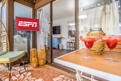 Cozy 1st Floor Poolside Condo /w Full Washer/Dryer - Lacey's Coastal Cabana