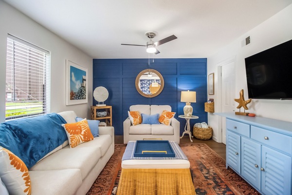 Coastal theme with pull-out sofa & love seat, large Roku TV, & free Hulu ESPN.