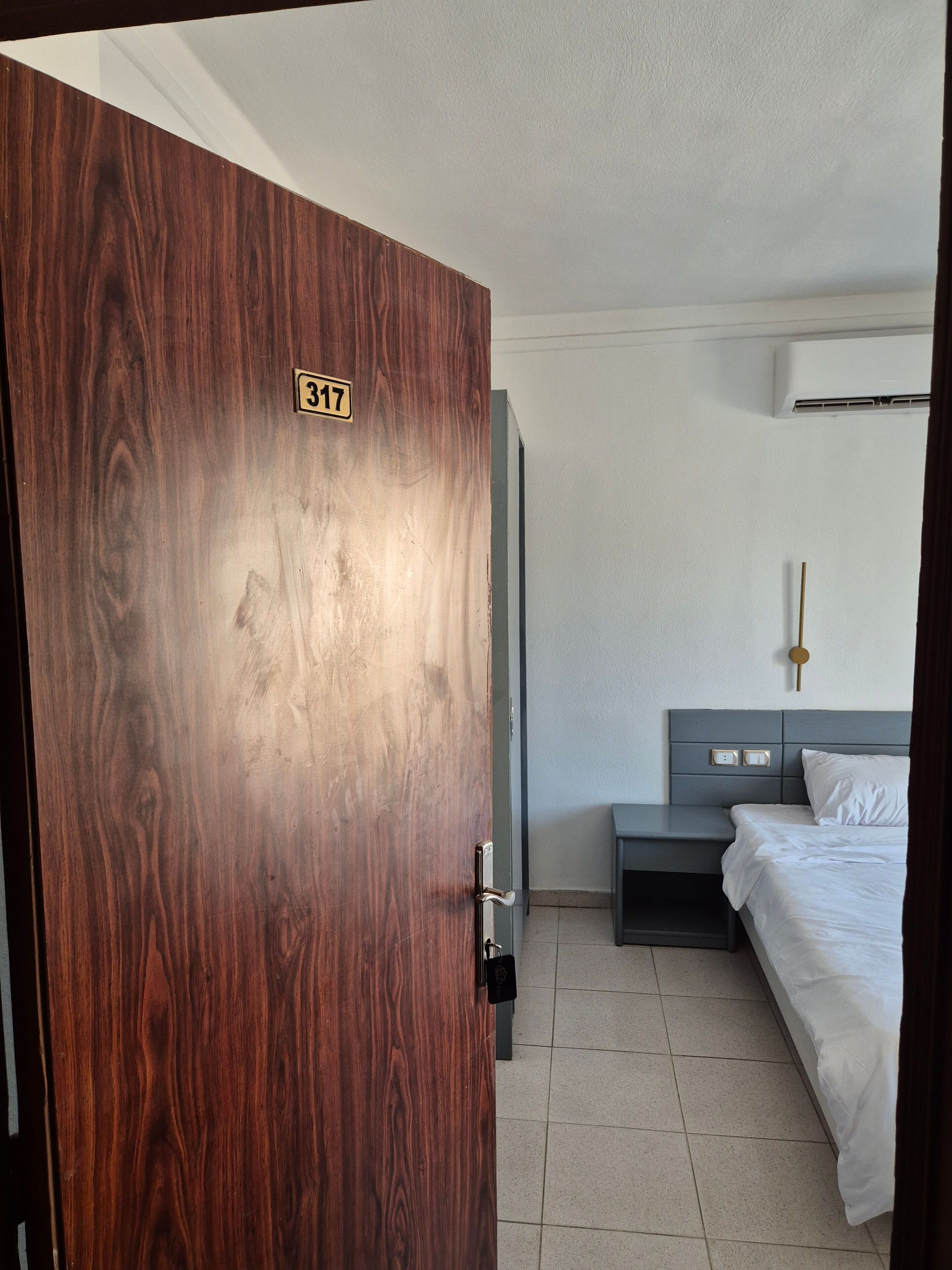 Room, 1 Bedroom, Accessible, Smoking | 1 bedroom