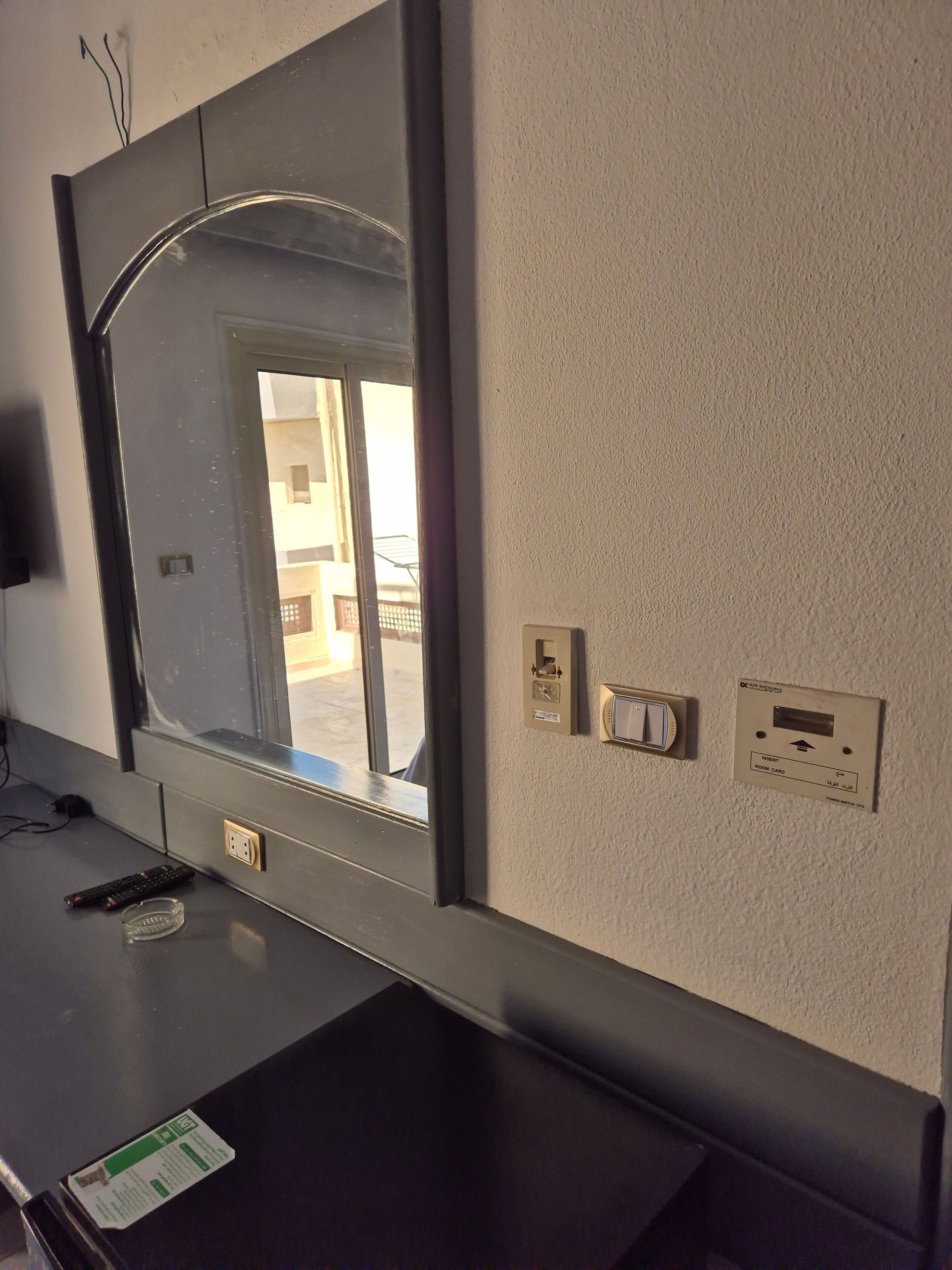 Room, 1 Bedroom, Accessible, Smoking | Library