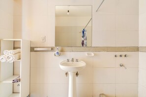 Handtücher, Seife, Toilettenpapier