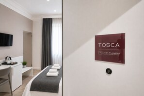 Desk, laptop workspace, soundproofing, iron/ironing board - Casa Flaminia (Rome)