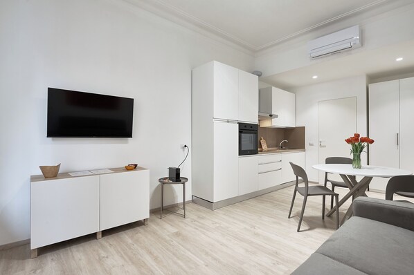 Family Apartment | Ruang tamu | 40 inci sebuah televisyen pintar dengan digital, Netflix 