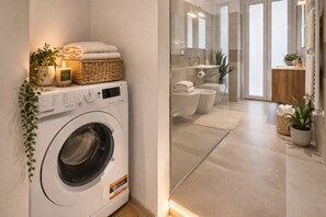 Shower, free toiletries, hair dryer, bidet - Casa Flaminia (Rome)