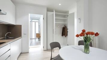 Appartamento familiare | Area soggiorno | Smart TV 40 pollici con canali digitali, Netflix, servizi in streaming