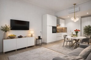 40-inch Smart TV with digital channels, Netflix, streaming services - Casa Flaminia (Rome)