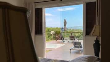 Deluxe-Doppelzimmer, Meerblick | Zimmersafe, Verdunkelungsvorhänge, schallisolierte Zimmer