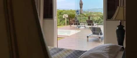 豪華雙人房, 海景 | 客房內保險箱、遮光布/窗簾、隔音、熨斗/熨衣板